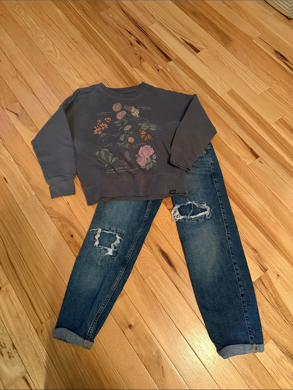 abercrombie kids charcoal gray crewneck sweatshirt and boyfriend jeans